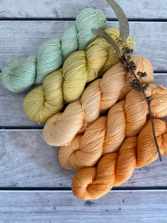 The Phoenix fade - Jasmine merino/silk yarn - 4 ply
