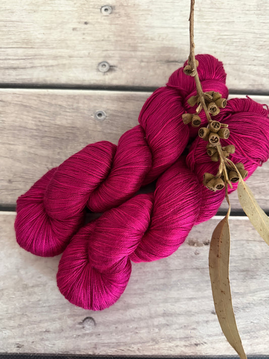 Bush Berries - 4 ply in Mulberry silk - Pekoe f