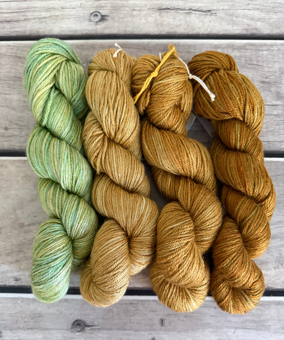 Wheatfields Short Fade - Jasmine merino/silk yarn - 4 ply