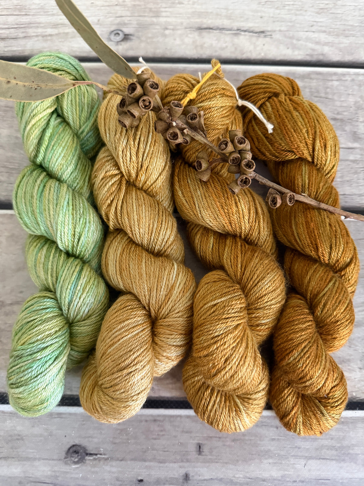 Wheatfields Short Fade - Jasmine merino/silk yarn - 4 ply