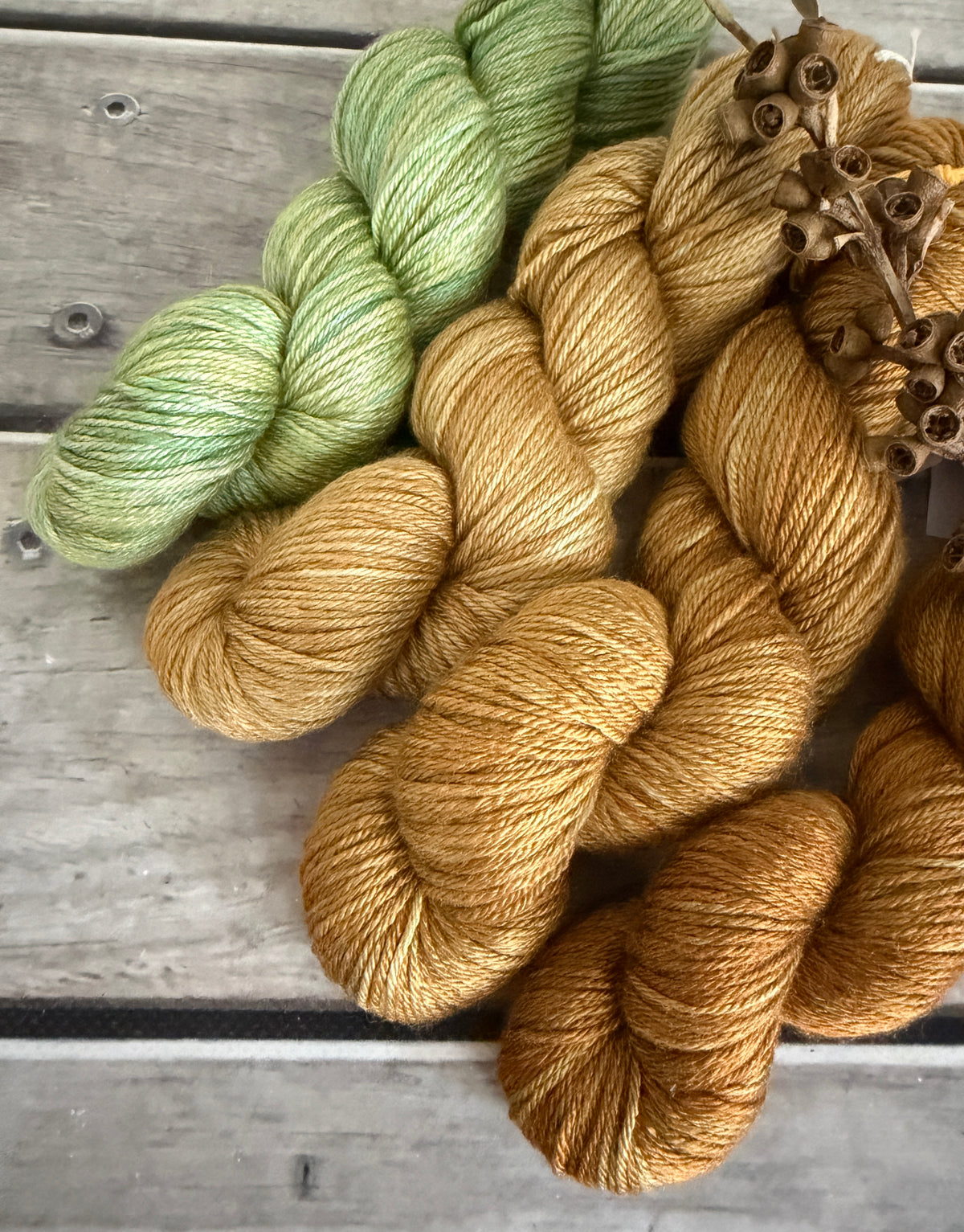 Wheatfields Short Fade - Jasmine merino/silk yarn - 4 ply