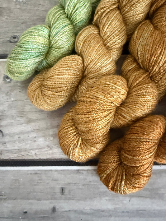 Wheatfields Short Fade - Jasmine merino/silk yarn - 4 ply