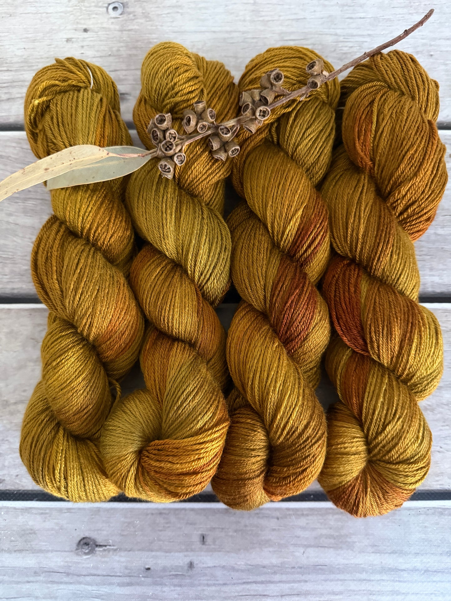 Ming Tile - 4ply/fingering - silk and merino - Jasmin 4