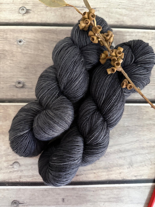 Storm Crow ooak - sw 4 ply merino single _ Pine