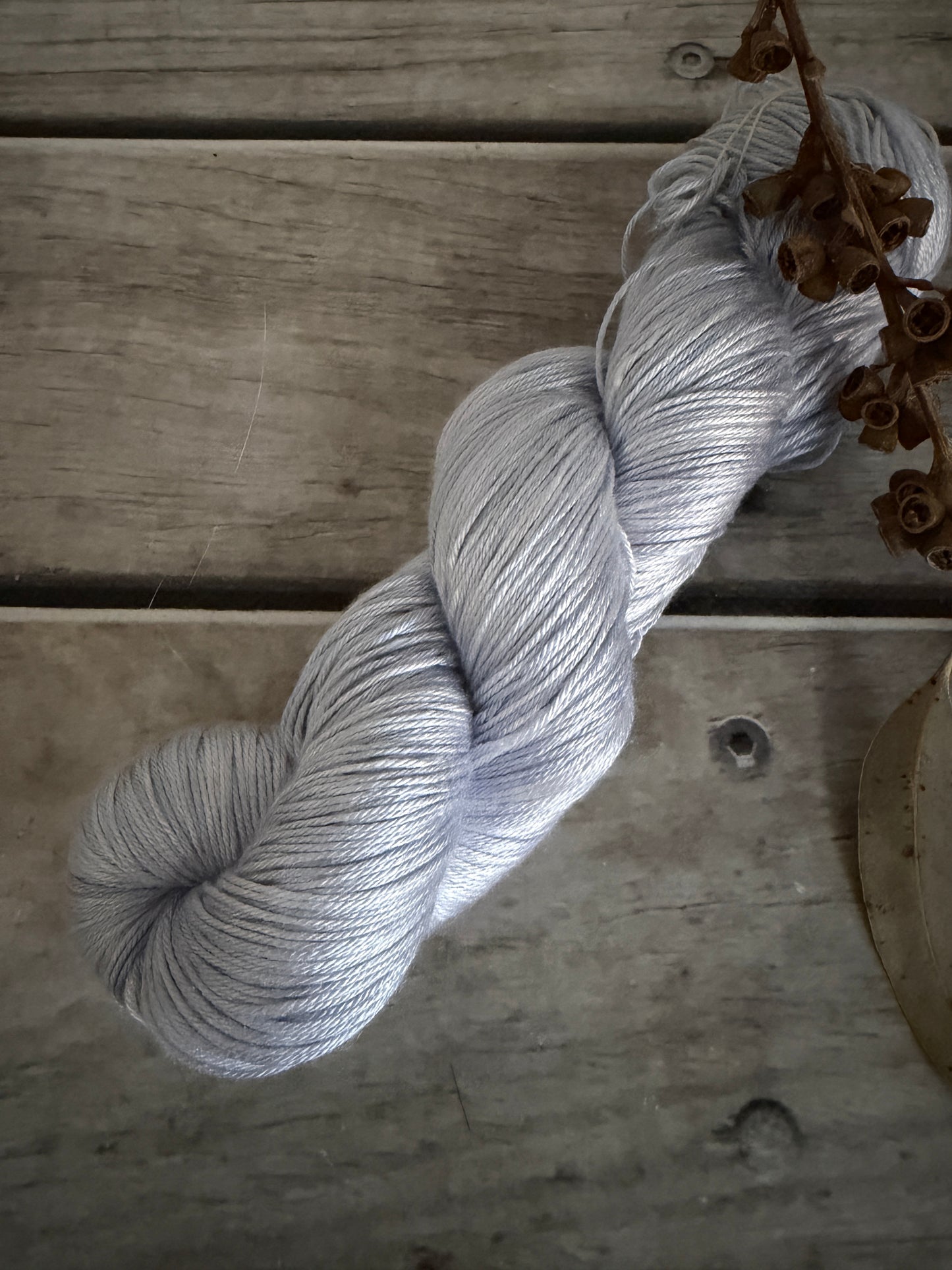 Moonlit - 4 ply in Mulberry silk - Pekoe f