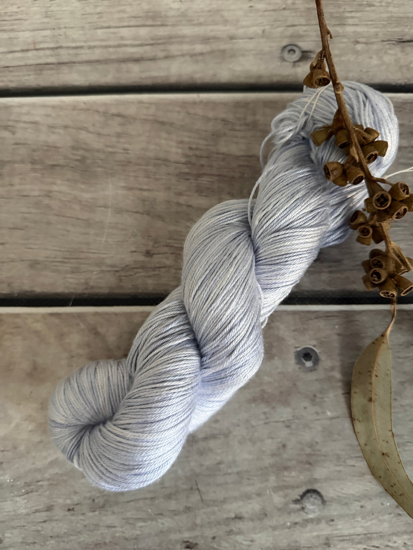 Moonlit - 4 ply in Mulberry silk - Pekoe f