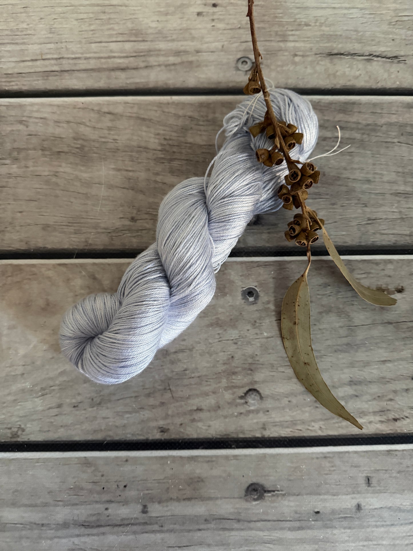 Moonlit - 4 ply in Mulberry silk - Pekoe f