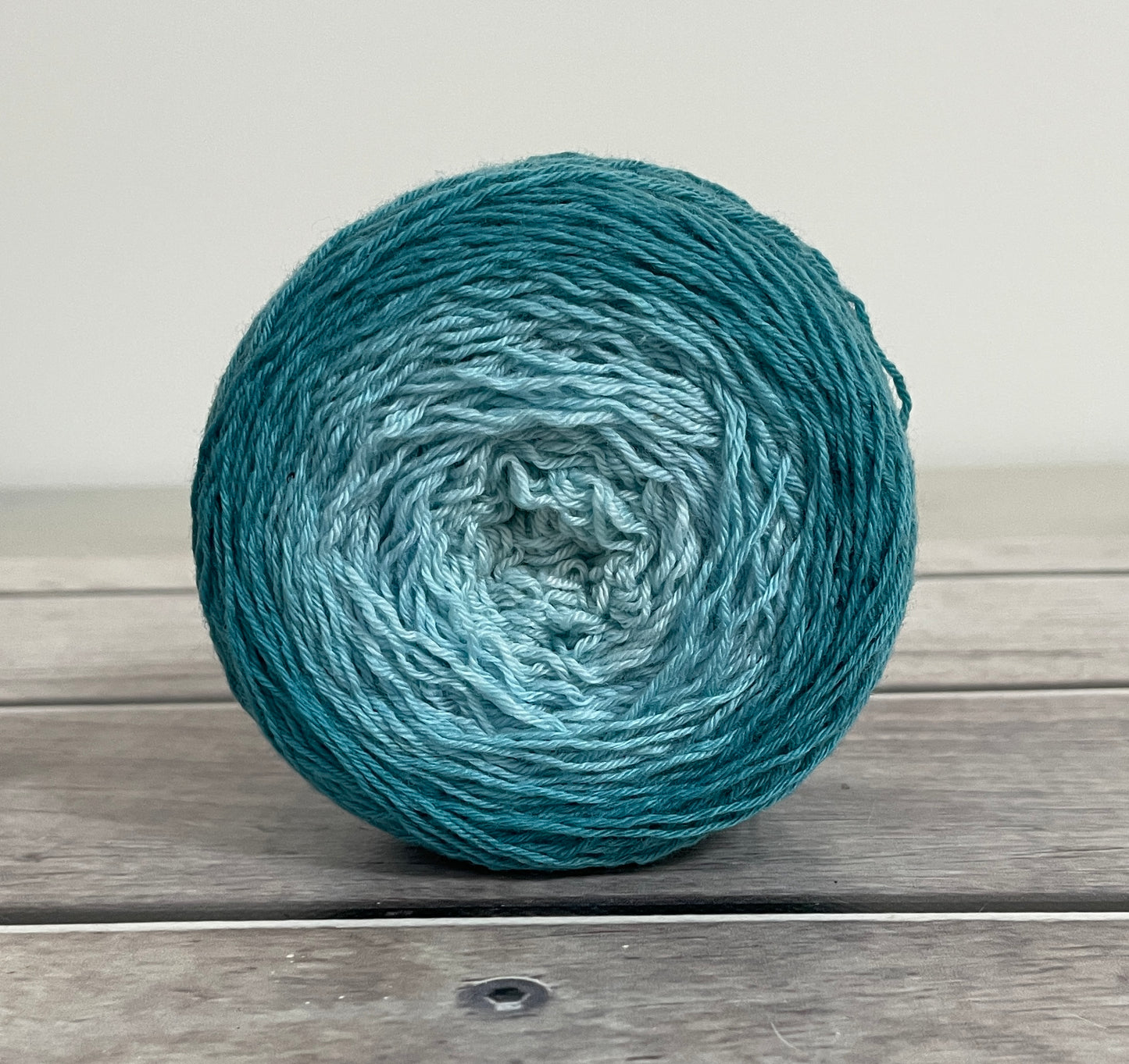 Aegean gradient ooak - 4 ply merino/nylon sock yarn - Darjeeling