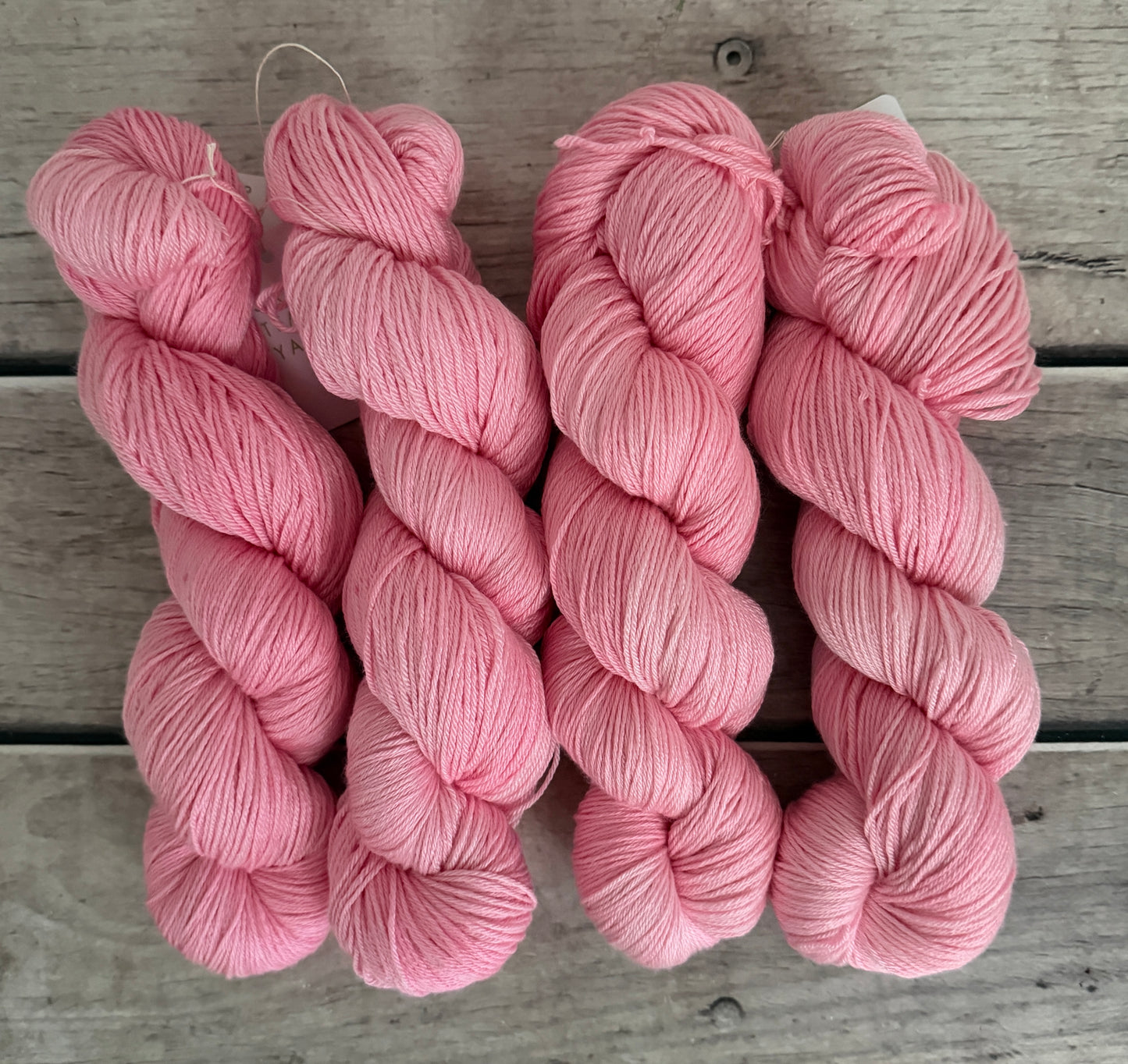 Shell Pink - 4ply/fingering - silk/merino yarn - Jasmine 4