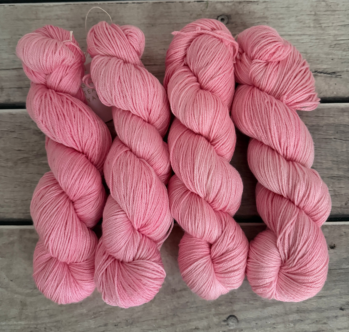 Shell Pink - 4ply/fingering - silk/merino yarn - Jasmine 4