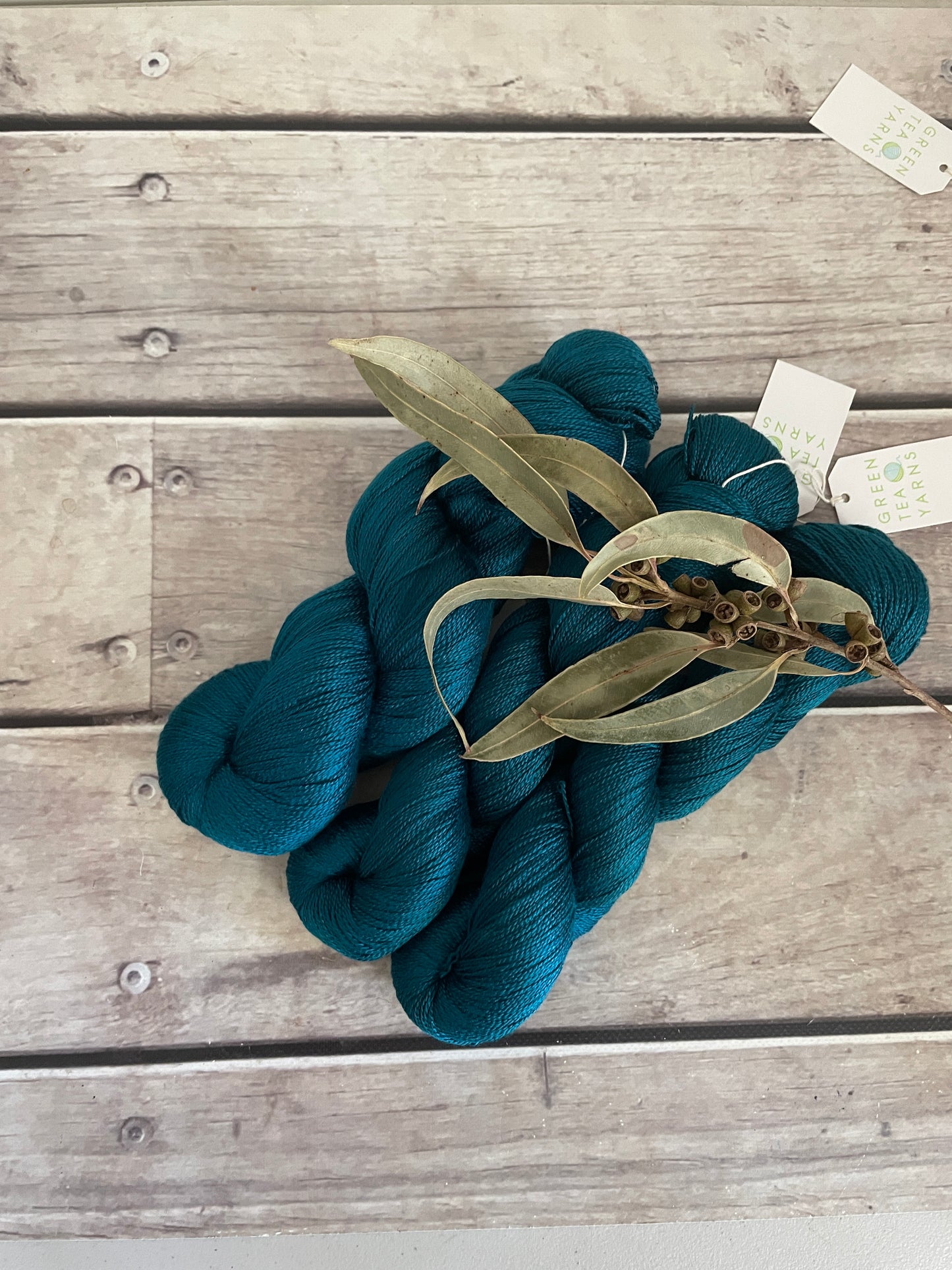 Vintage Button  - 3 ply pure silk yarn - Ginseng hl