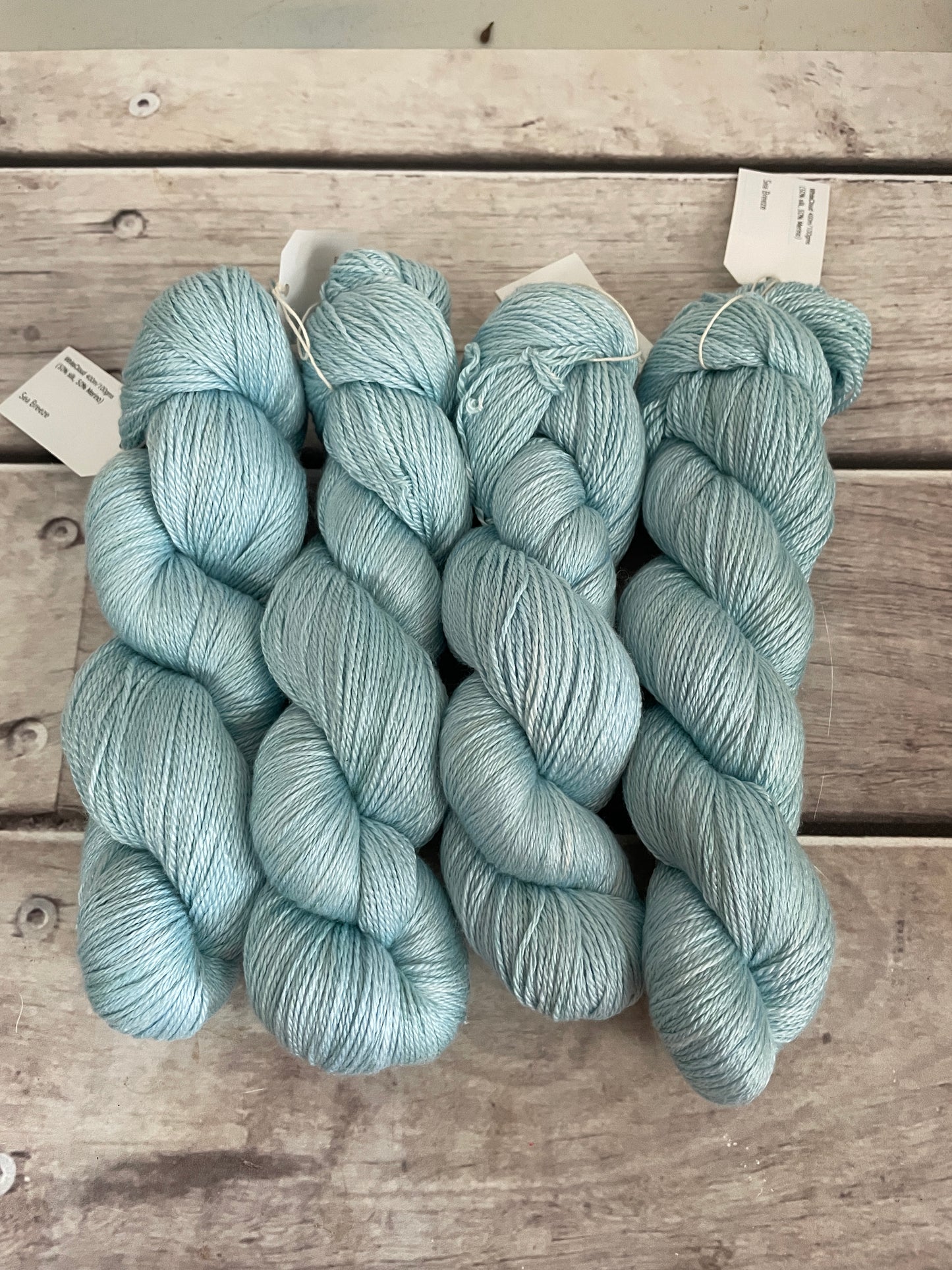 Sea Breeze - White Cloud f - 4 Ply