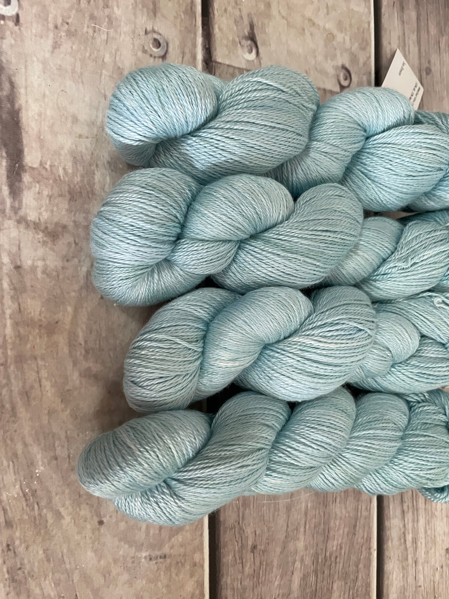 Sea Breeze - White Cloud f - 4 Ply