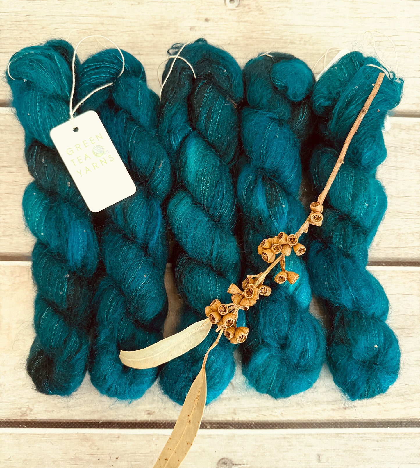Vintage Button - mohair/silk/sequins - Gyrokuro 3ply