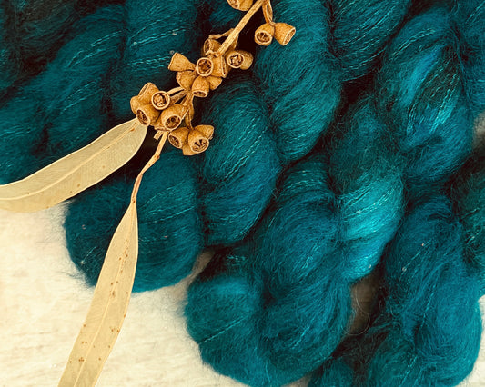 Vintage Button - mohair/silk/sequins - Gyrokuro 3ply