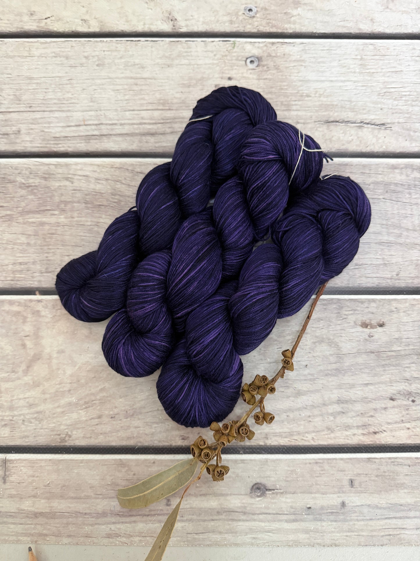 Percy's Purple - 4 ply Mulberry silk - Pekoe f