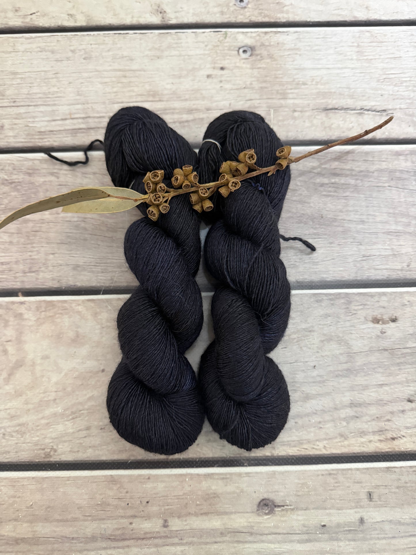Dark Night on Merino and Silk 4 ply single - Osmanthus