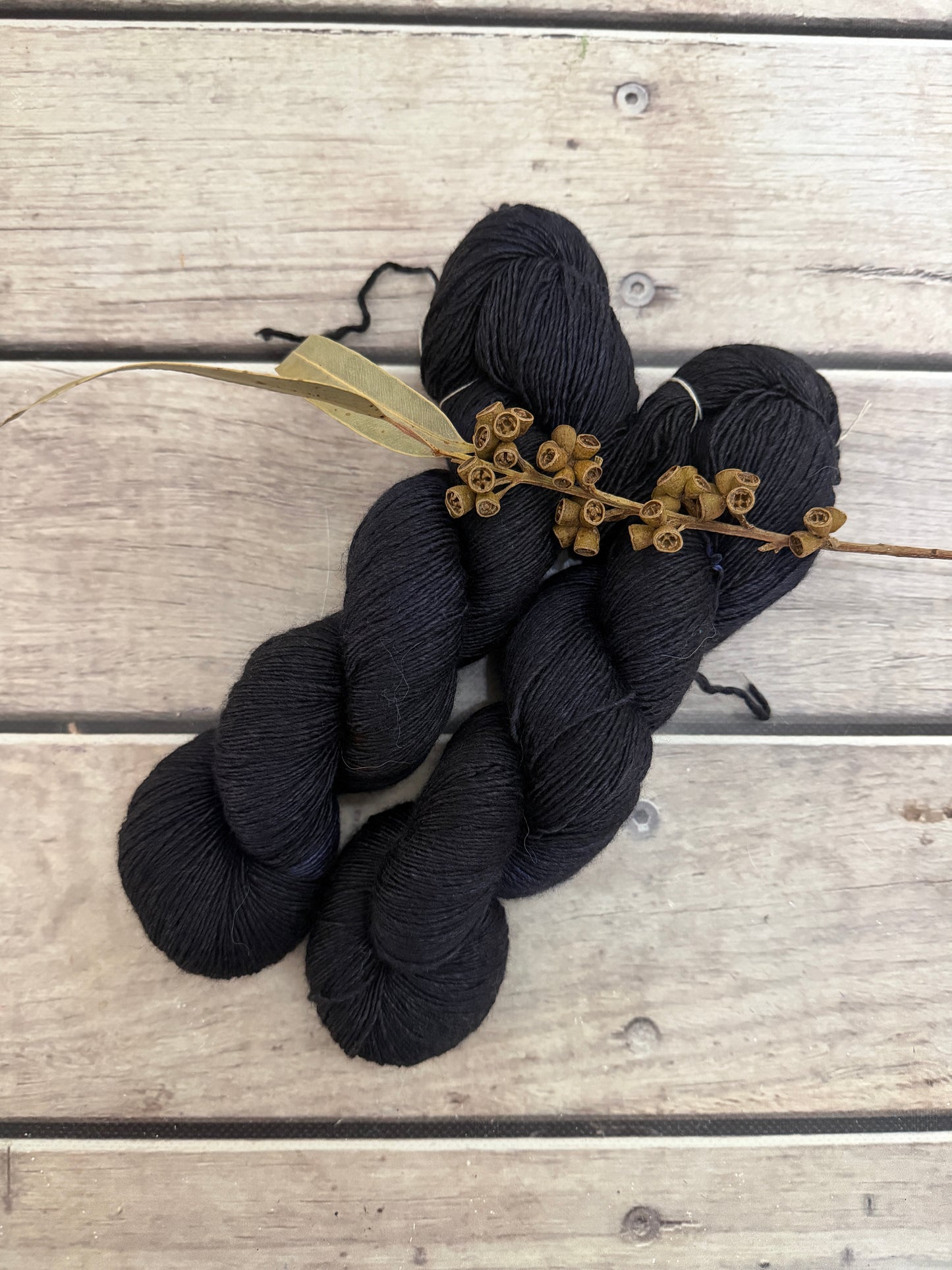 Dark Night on Merino and Silk 4 ply single - Osmanthus