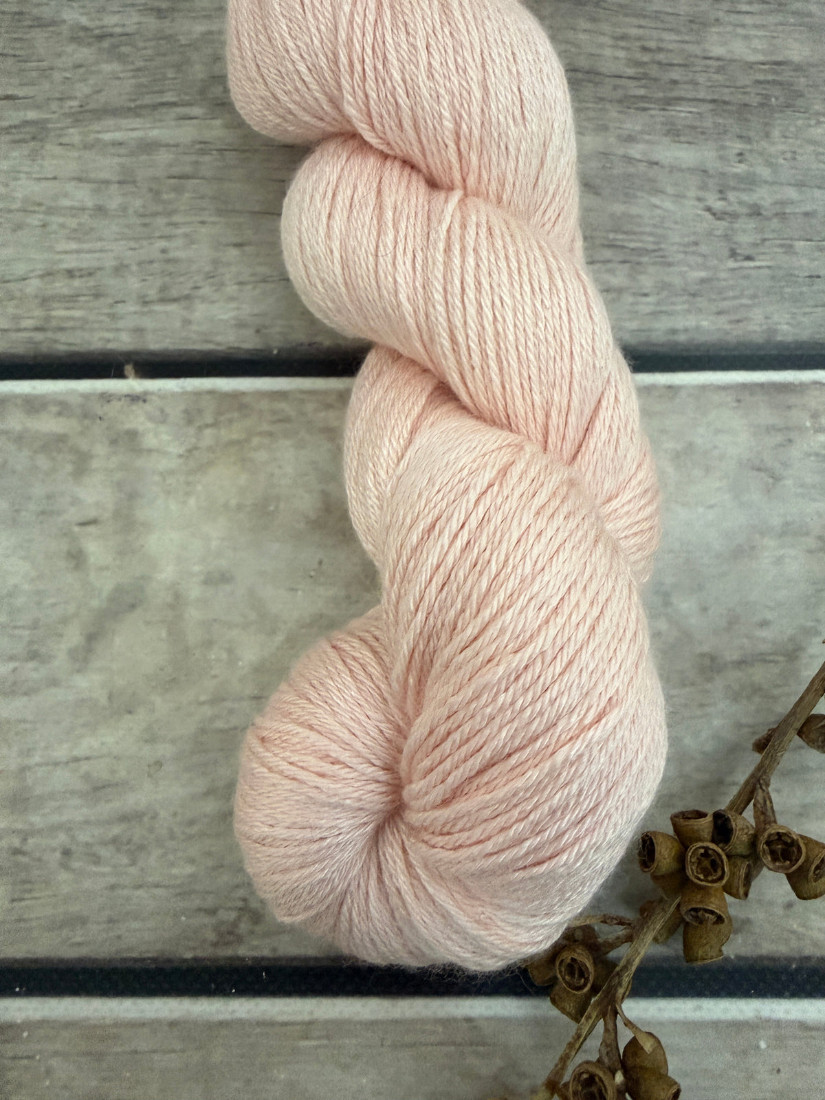 She sells Seashells - 4ply/f - silk/merino yarn - Jasmine 4