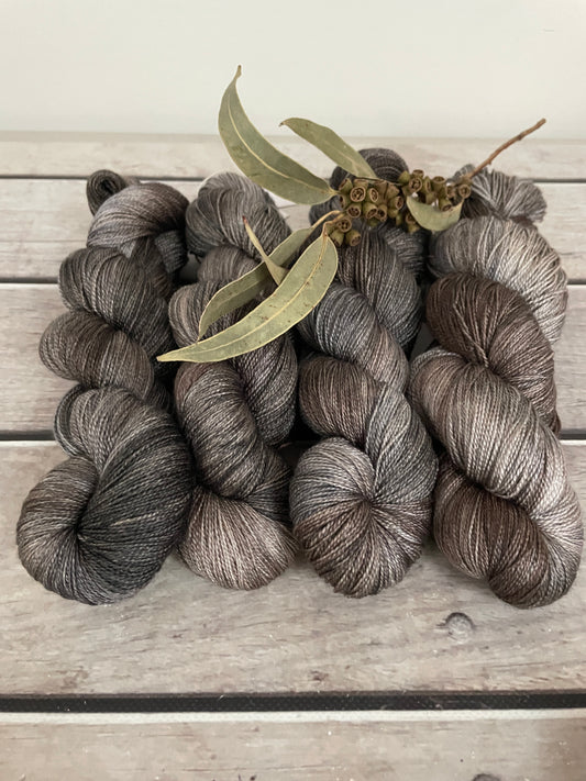 Pale Peat - Merino/silk - 2 Ply - Jasmin2