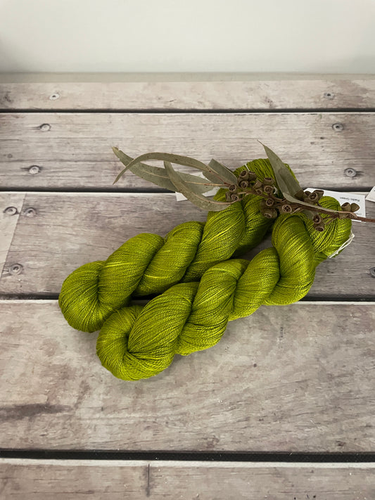 Radio Green  - 3 ply pure silk yarn - Ginseng hl