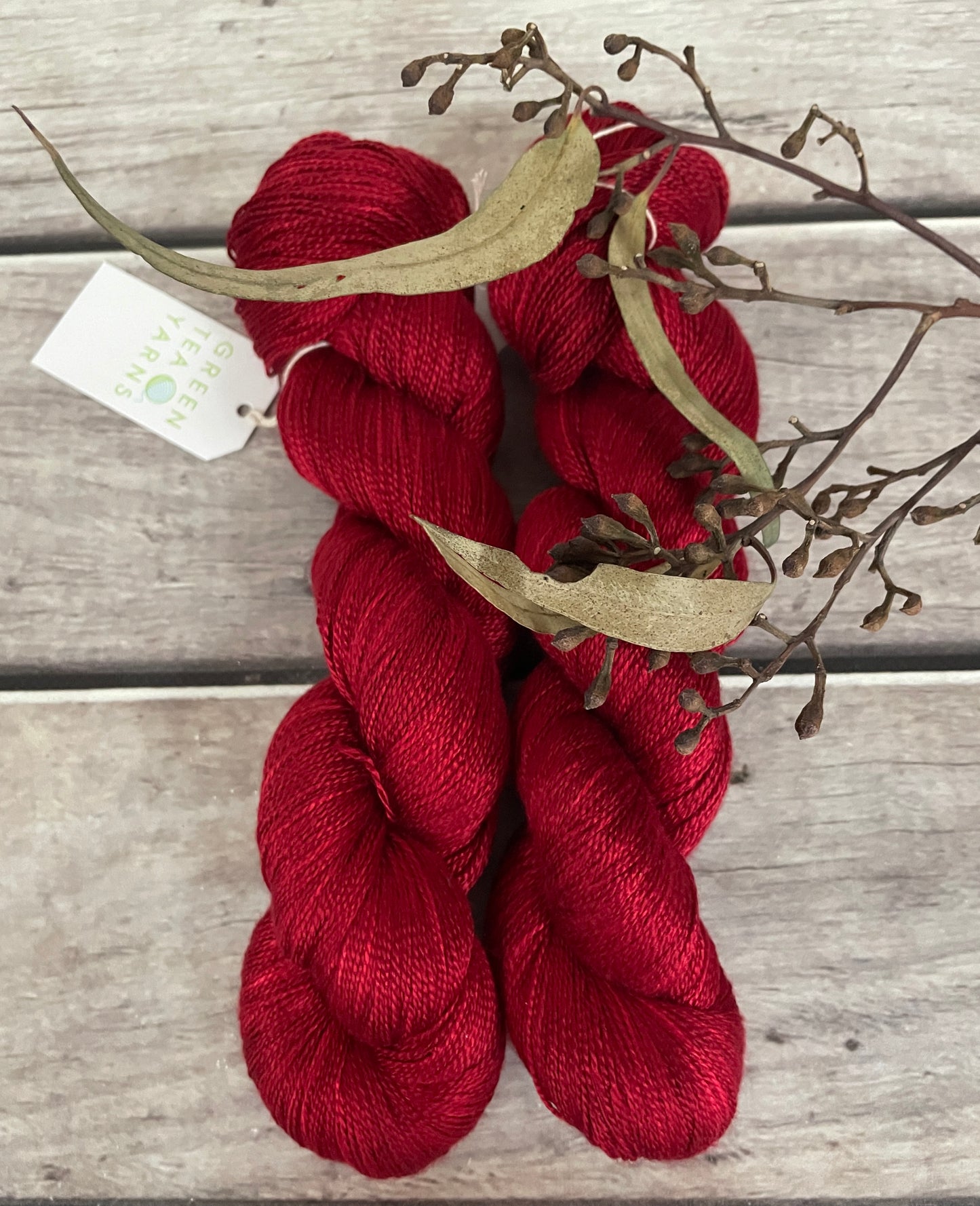 Dark Lacquer red - 3 ply in Mulberry silk - Ginseng hl