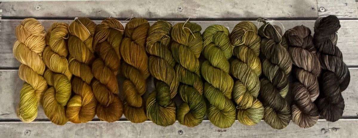 Golden Green Gryphon - full skein kit