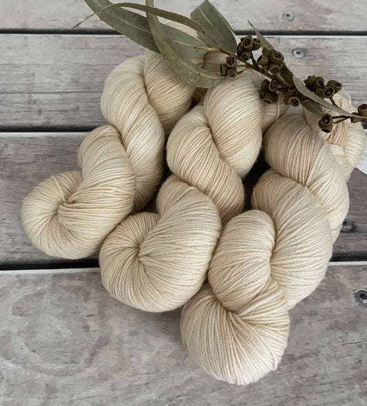 Pale Gold - 4 ply merino/nylon sock yarn - Darjeeling