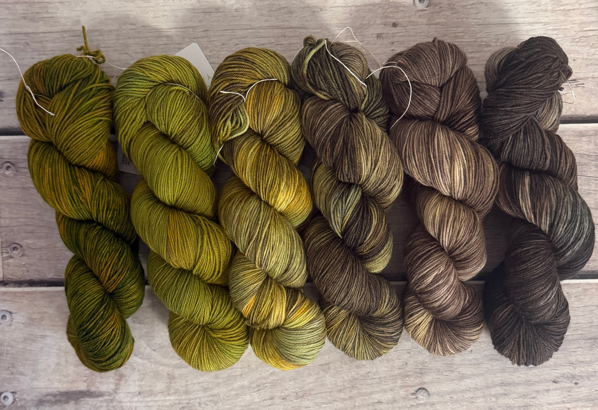 Golden Green Gryphon - full skein kit