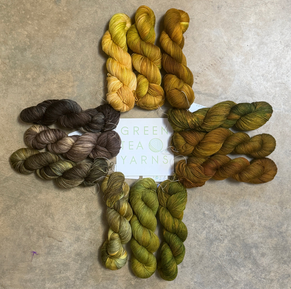 Golden Green Gryphon - full skein kit