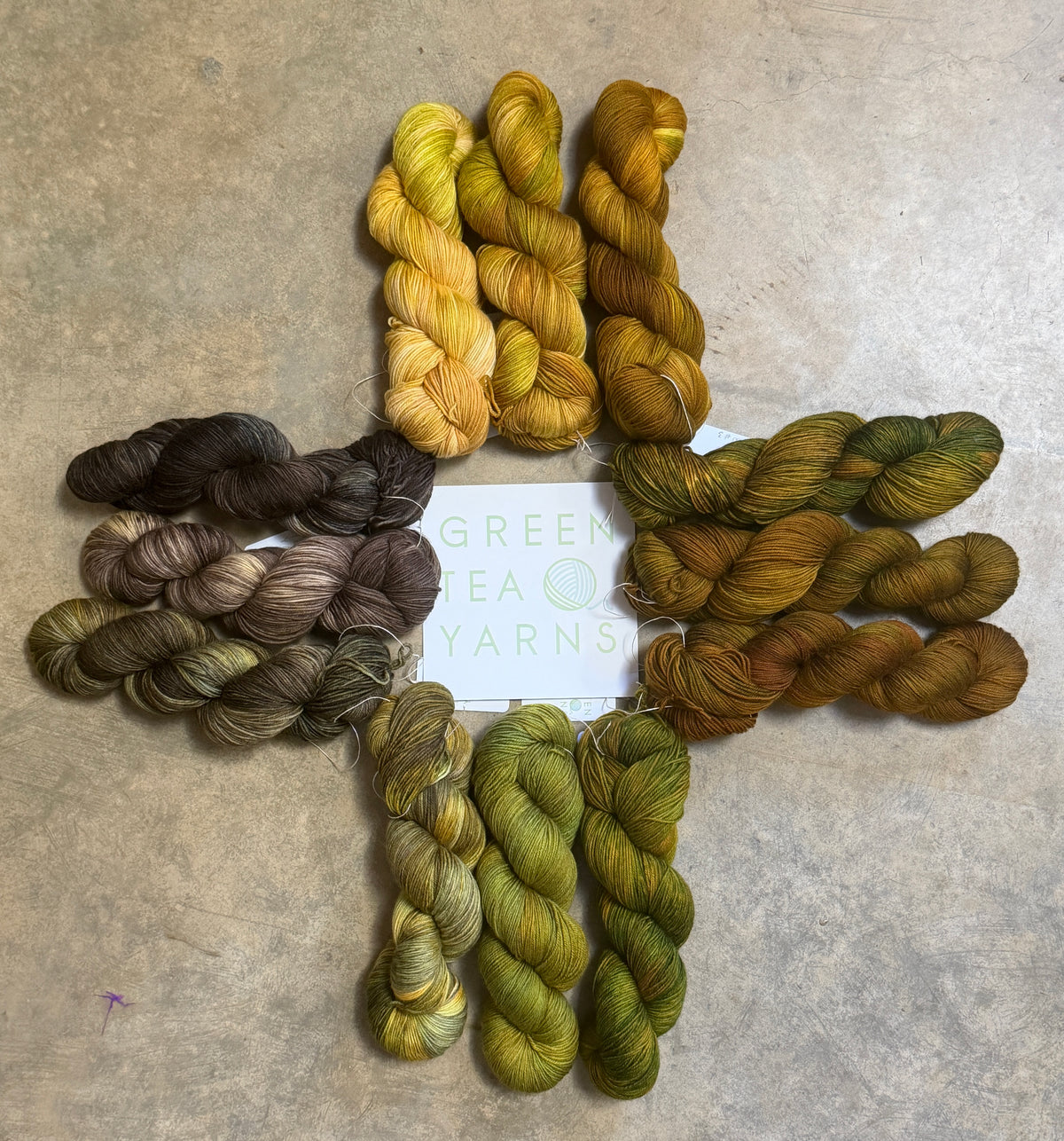 Golden Green Gryphon - full skein kit