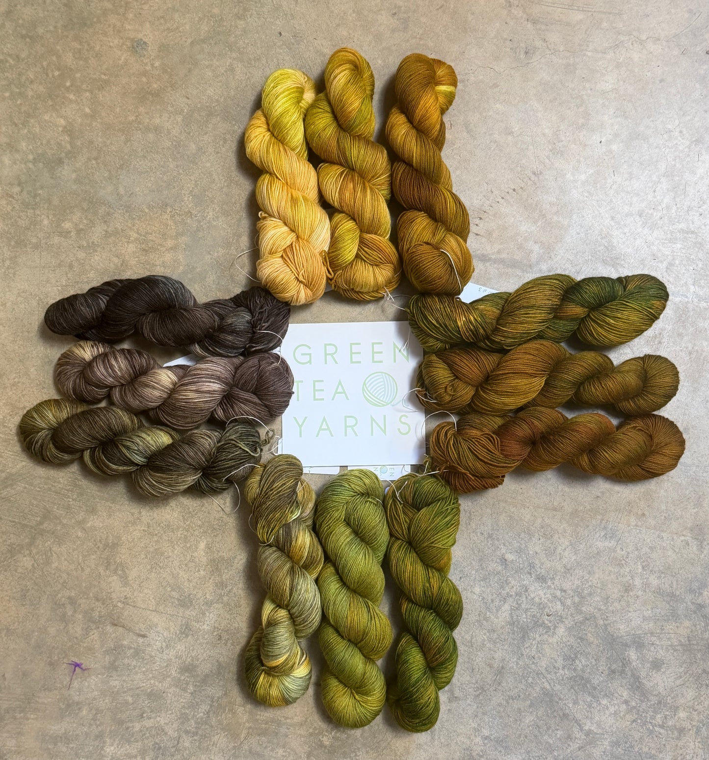 Golden Green Gryphon - full skein kit