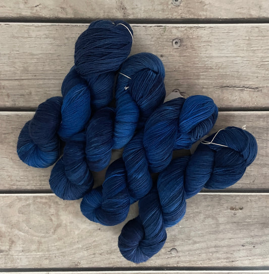 April Blues - sock yarn in merino and nylon - Darjeeling