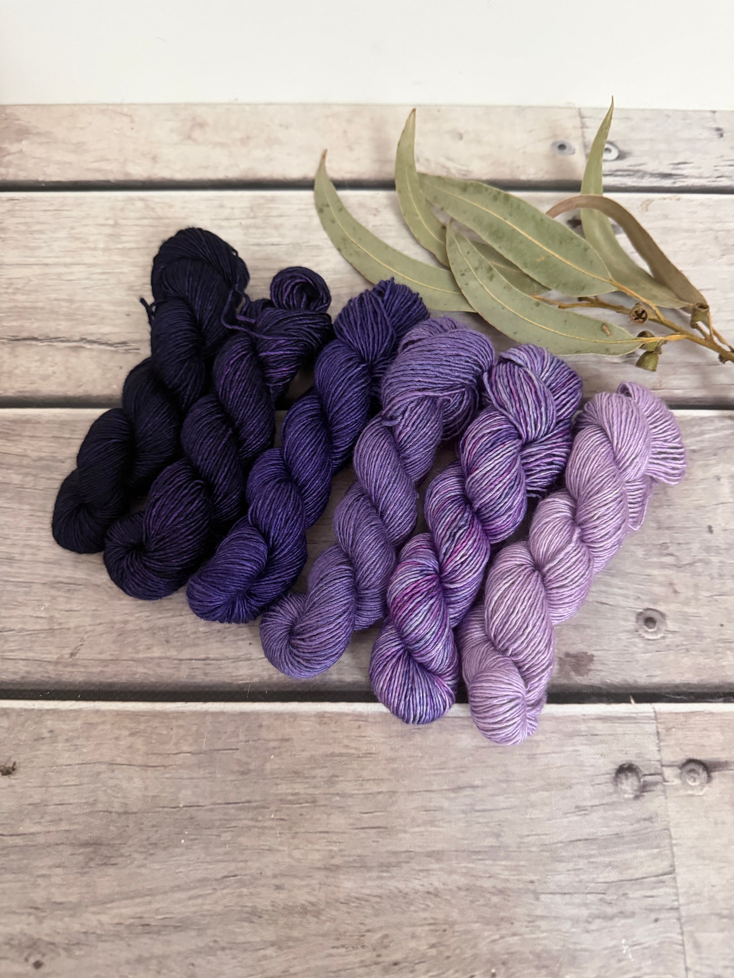 Purple Fade - Osmanthus 4 - silk/merino single 4 ply