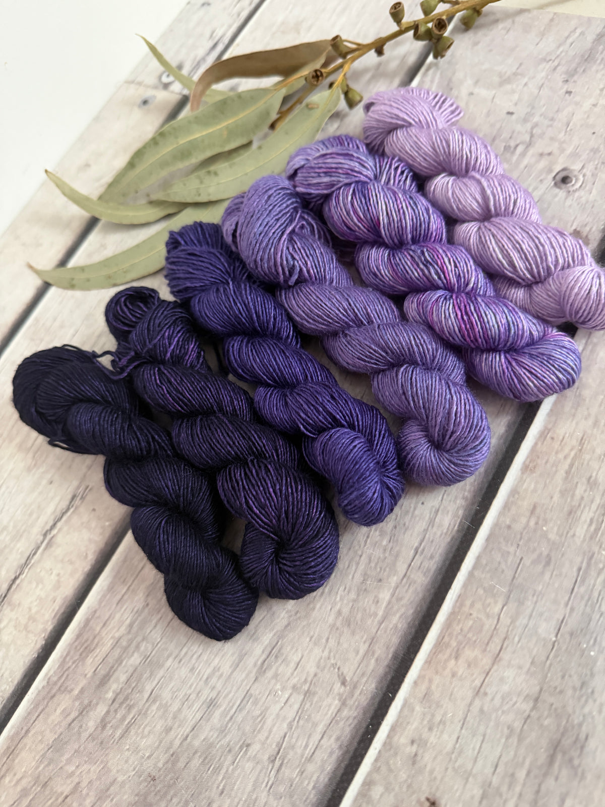 Purple Fade - Osmanthus 4 - silk/merino single 4 ply