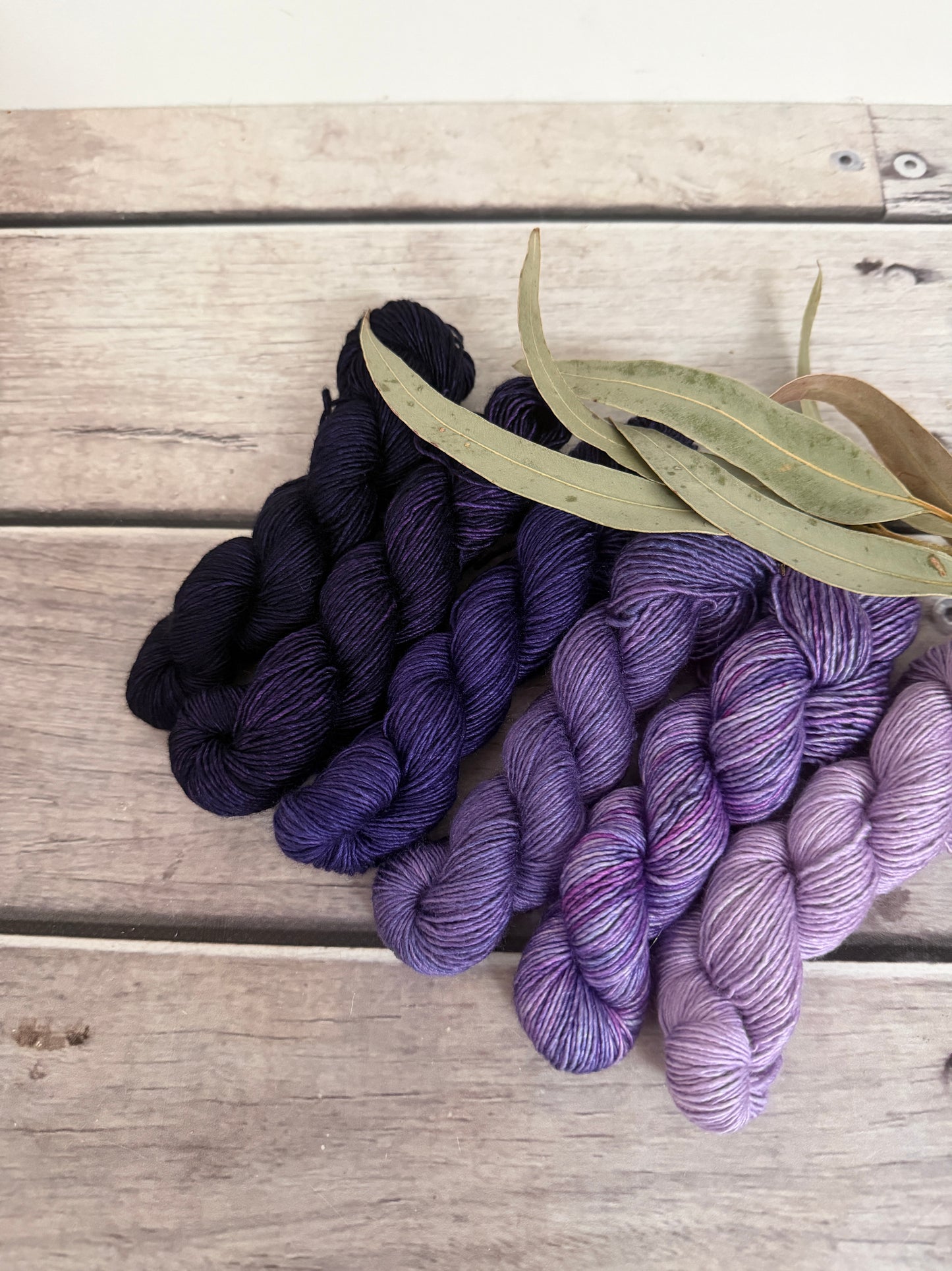 Purple Fade - Osmanthus 4 - silk/merino single 4 ply