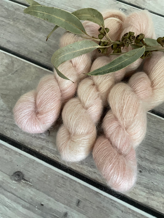 She sells Seashells - 2 ply Silk / Mohair - Shui Yun