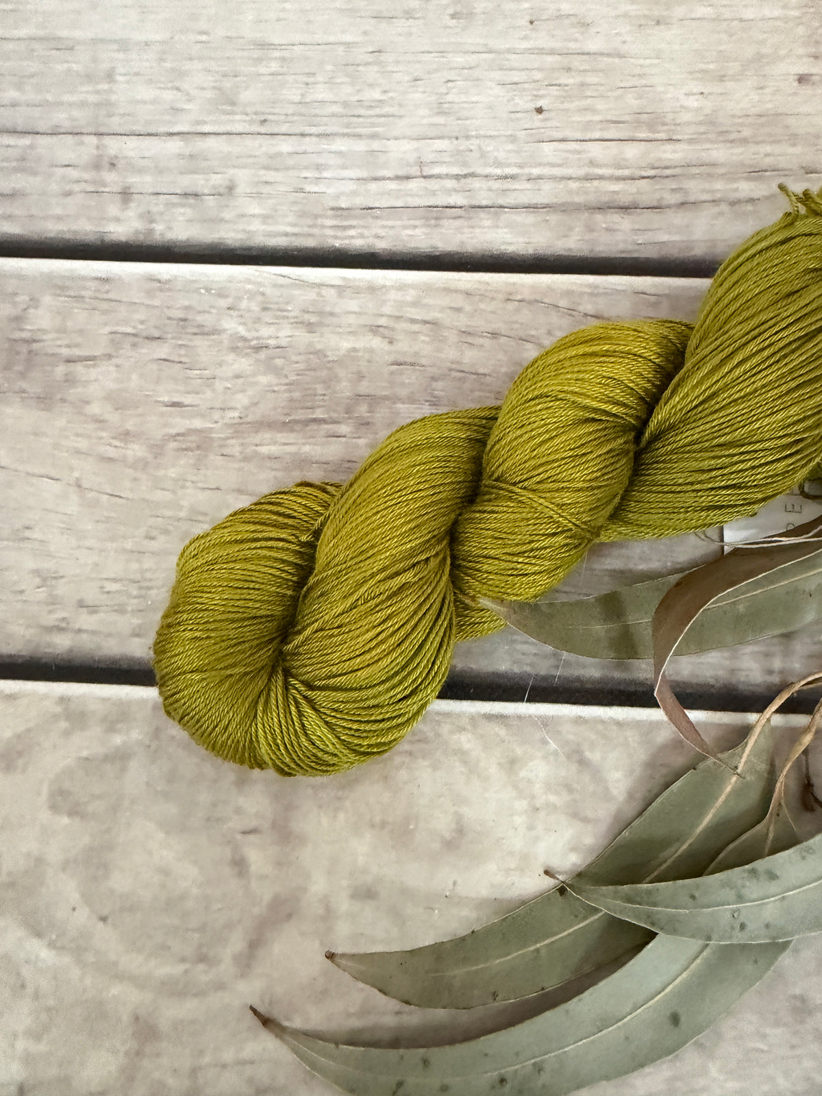 My Jade Bracelet - 4 ply in Mulberry silk - Pekoe f