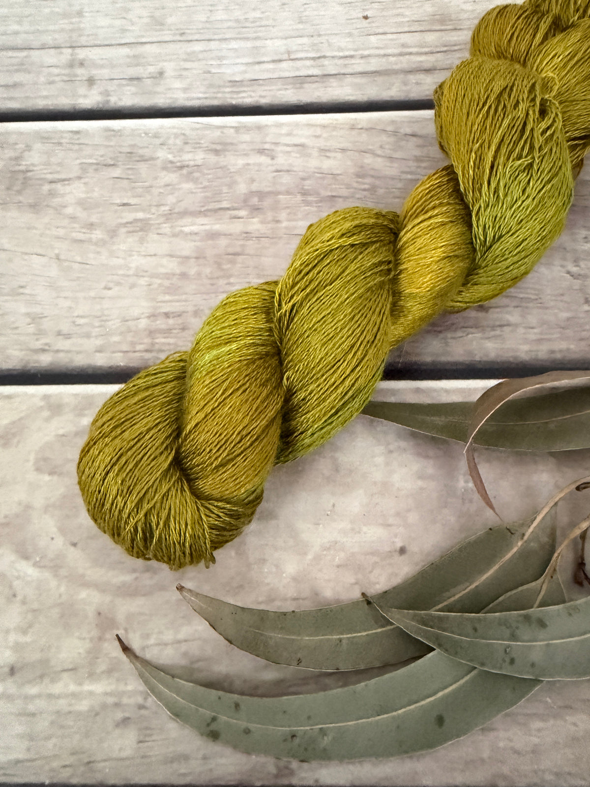 My Jade Bracelet - 2 ply in Mulberry silk - Pekoe (l)