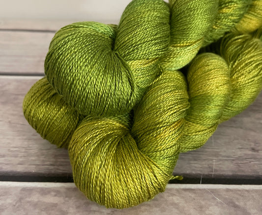 Pickle  - 3 ply pure silk yarn - Ginseng hl