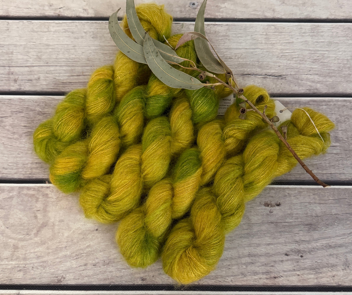 Pickle - mohair/silk/sequins - Gyrokuro 3ply
