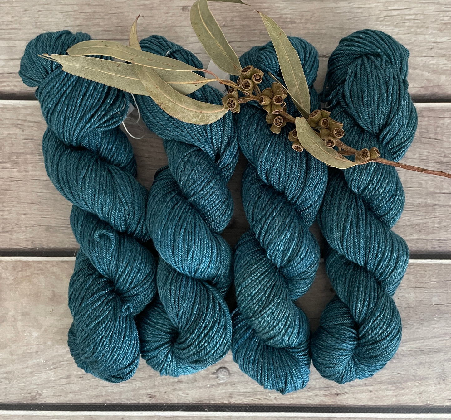 Vintage Button ooak - 8 Ply - BFL and silk - Luschan DK