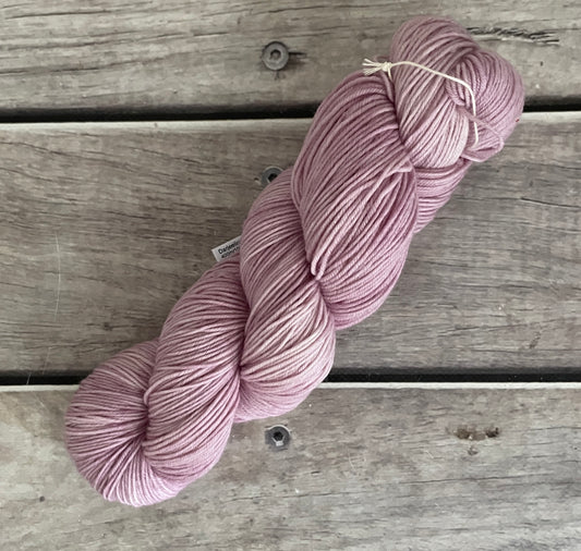 Soft Rose - 4 ply sock yarn in merino and nylon - Darjeeling 4
