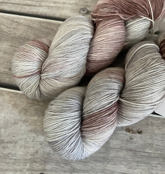 Silvereye Underside - 4 Ply sock yarn in merino/nylon - Darjeeling