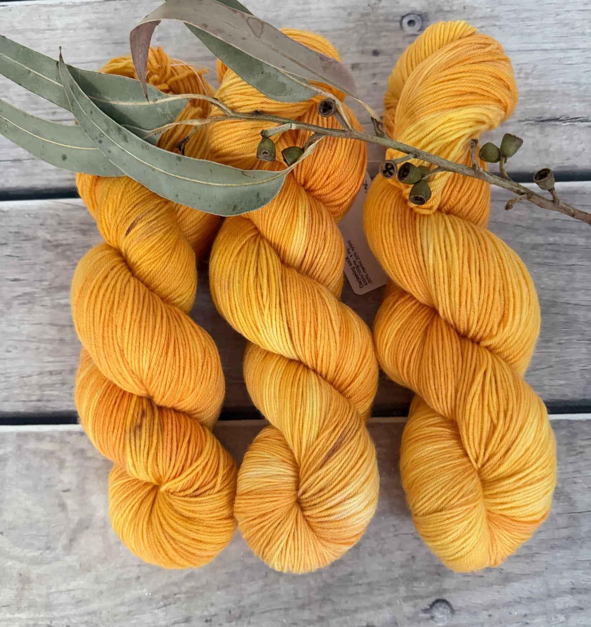 Mango Melt ooak - Darjeeling sock yarn - 4 ply