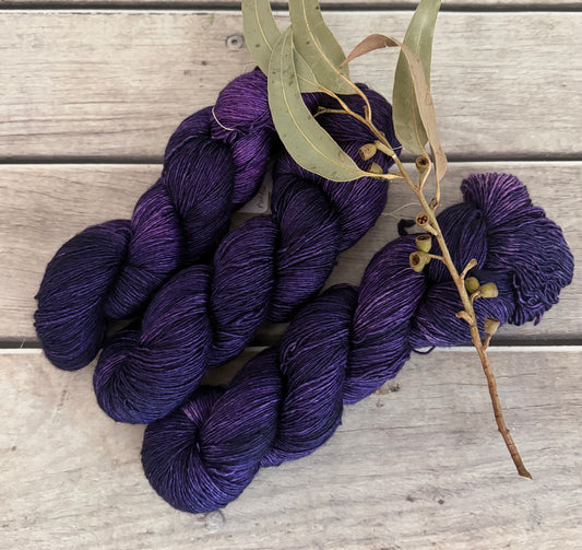 Purple Fade #5 -  Merino and Silk 4 ply single - Osmanthus