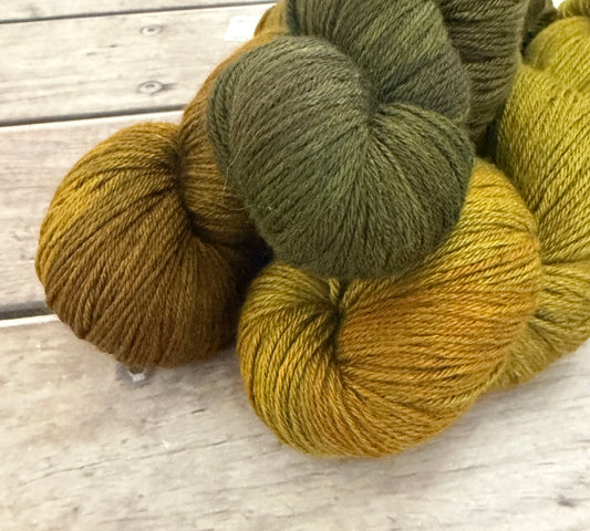 Gryphon Short Fade - Jasmine merino/silk yarn - 4 ply