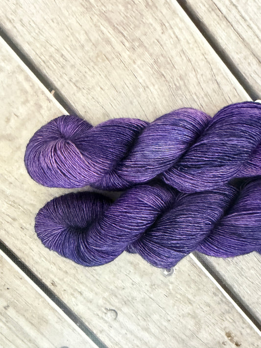 Electric Storm -  Merino and Silk 4 ply single - Osmanthus