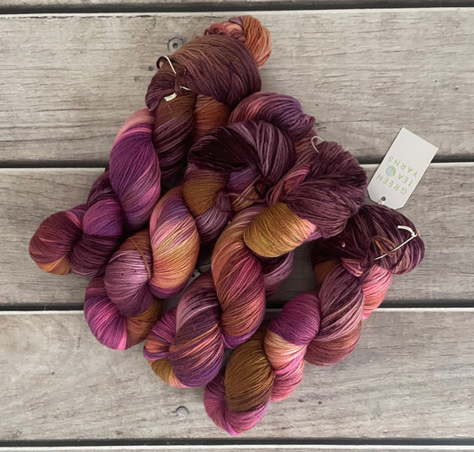 Hurdy Gurdy ooak - sock yarn in merino and nylon - Darjeeling