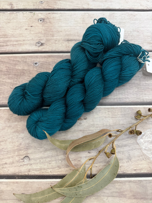 Vintage Button - 5 ply silk and merino - Jasmine 5